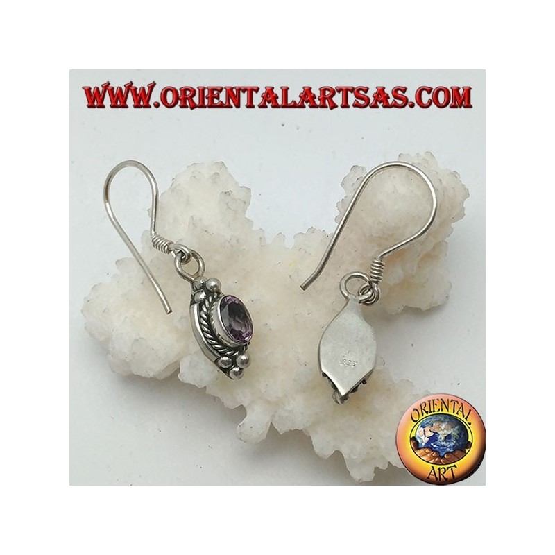 Boucles d'oreilles en argent avec améthyste ovale naturelle entourées d'entrelacs et trois boules au-dessus et en dessous