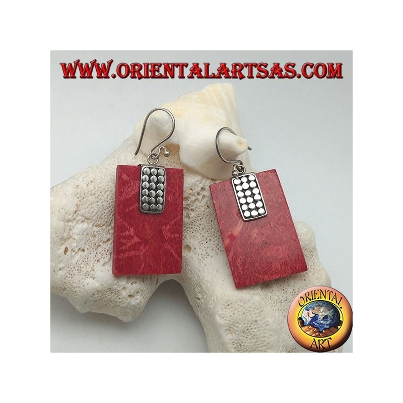 Pendientes de plata con madrepora rectangular roja (coral) y placa de discos de plata.