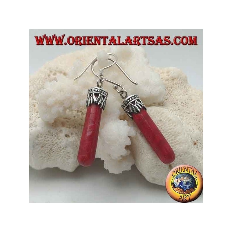 Pendientes de plata con un cilindro de madrepora roja (coral) unida a una corona decorada