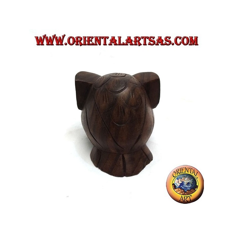 Escultura de un búho acurrucado en madera de ébano de 7 cm.