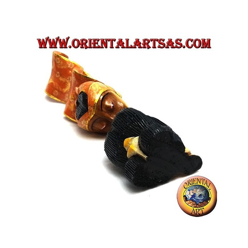Scultura del bacio tra due amanti orientali con velo di profilo in legno di suar da 35 cm (dipinta, arancio)