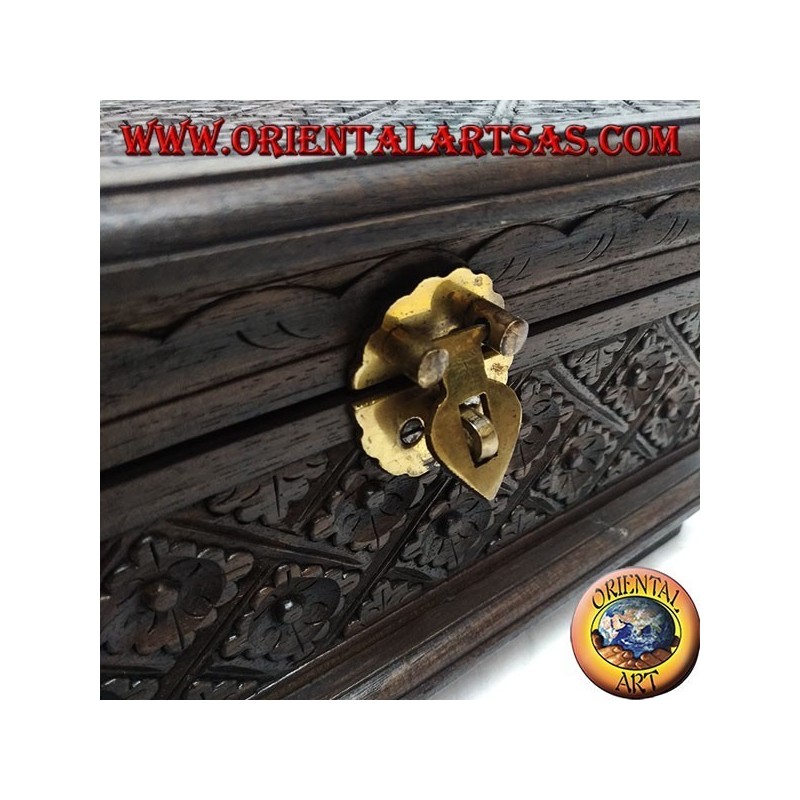 Casket box with rhombus floral inlays in ebony wood and brass closure (large)