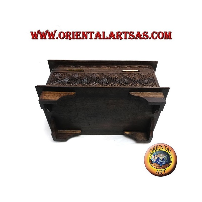 Casket box with rhombus floral inlays in ebony wood and brass closure (large)