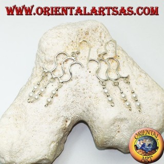 Orecchini in argento con tripla S con doppia perlina e pallina pendente alternate