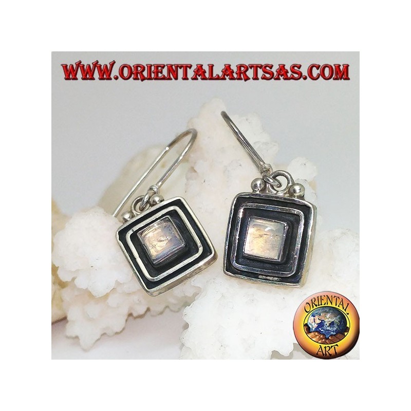 Boucles d'oreilles en argent avec pierre de lune arc-en-ciel carrée entourées d'un double cadre surélevé