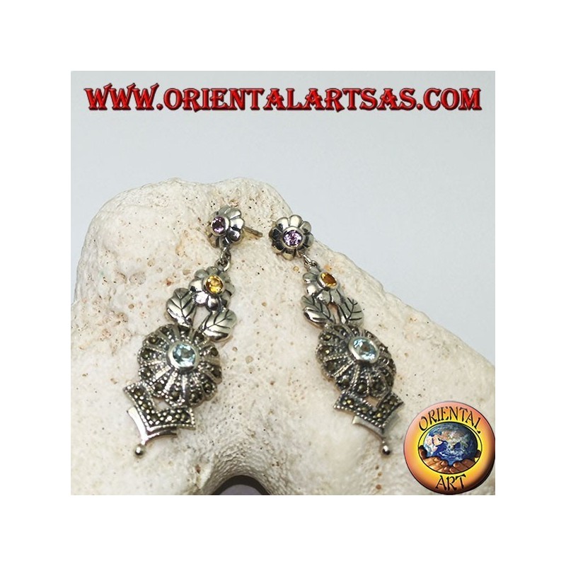 Silberohrringe mit drei Amethyst-, Topas- und Aquamarinblüten und Blumendekorationen mit Markasit
