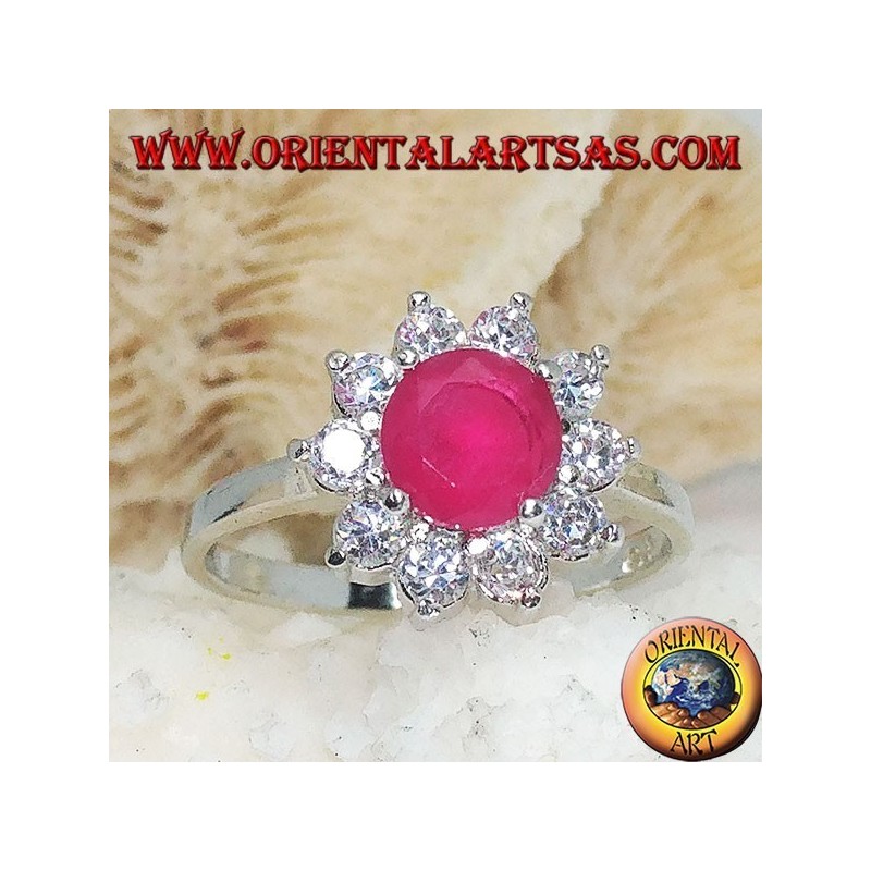 Bague fleur en argent avec rubis rond synthétique avec pétales de zircon blanc incrustés