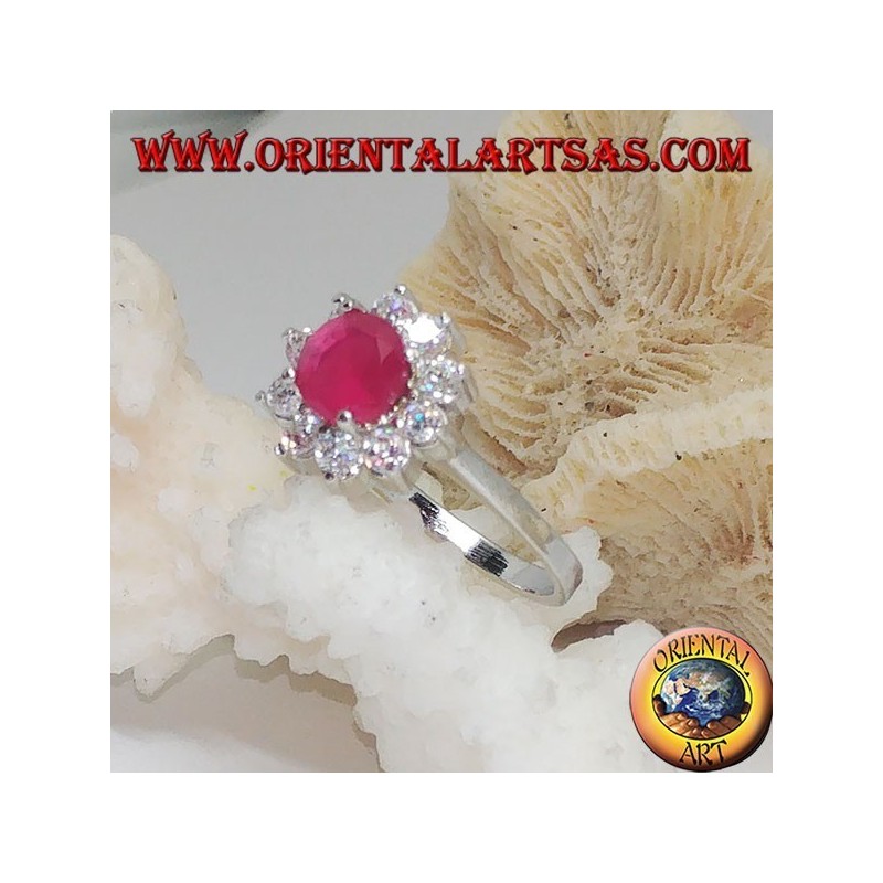 Anello in argento a fiore con rubino tondo sintetico con petali di zirconi bianchi incastonati