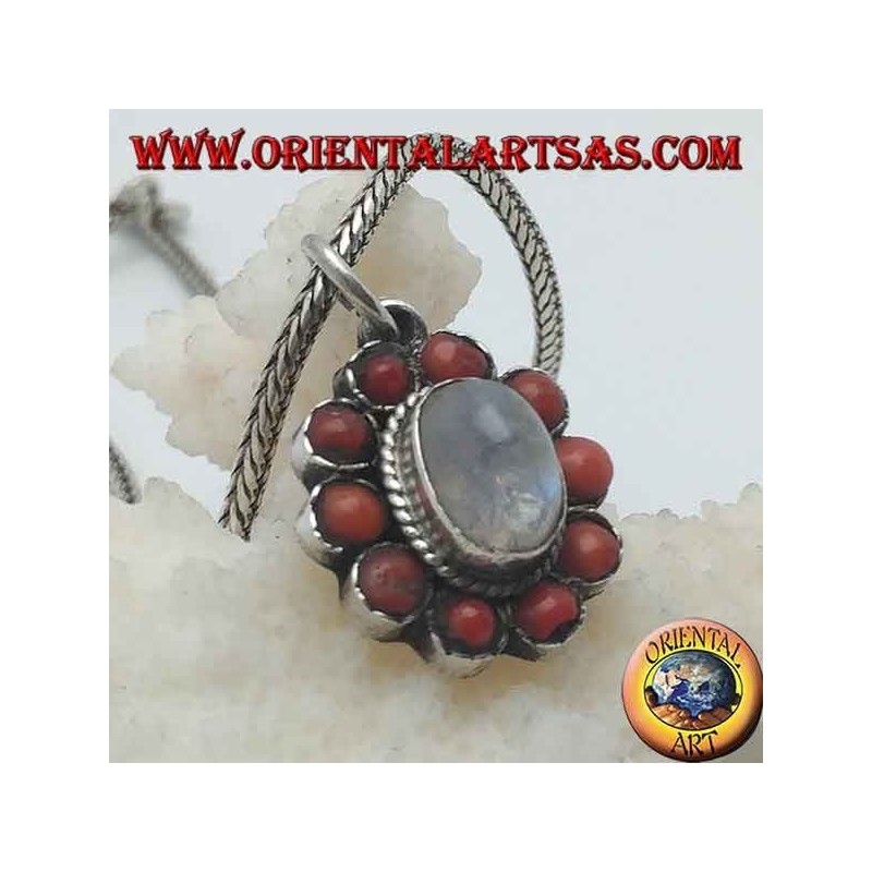 Ciondolo in argento a fiore con pietra di luna arcobaleno cabochon e coralli tibetani a petali