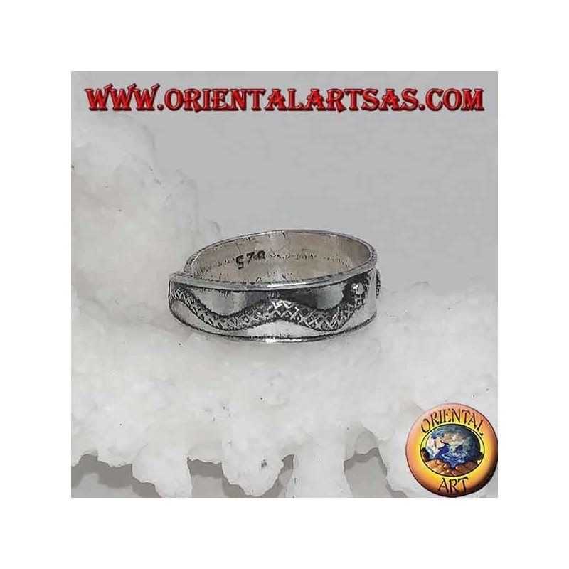 Silver ring for feet or banded phalanx with two creeping snakes in relief