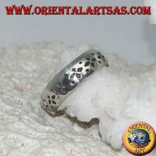 Anillo de plata para pies o falange de banda con decoración de punzón grabada