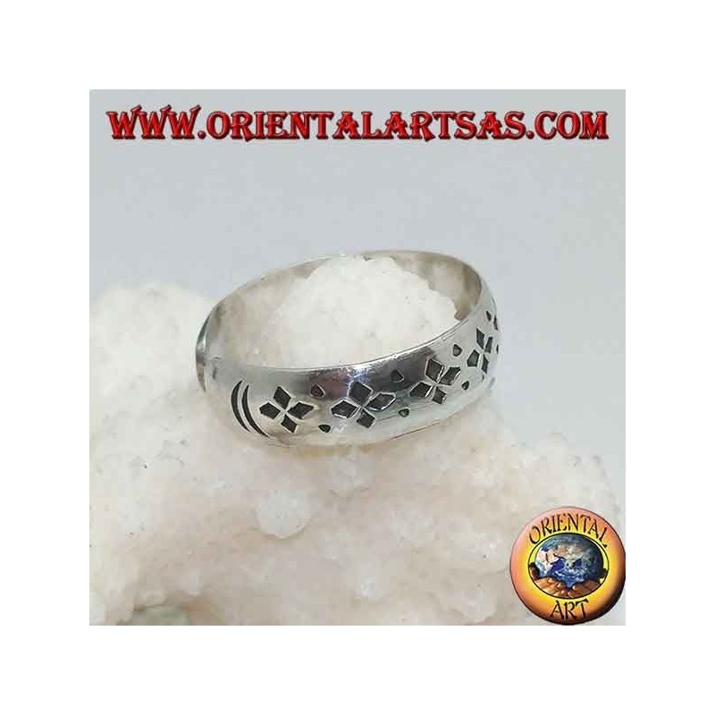 Silver ring for feet or banded phalanx with engraved punch decoration