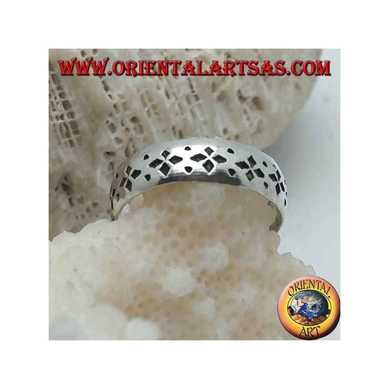 Silver ring for feet or banded phalanx with engraved punch decoration