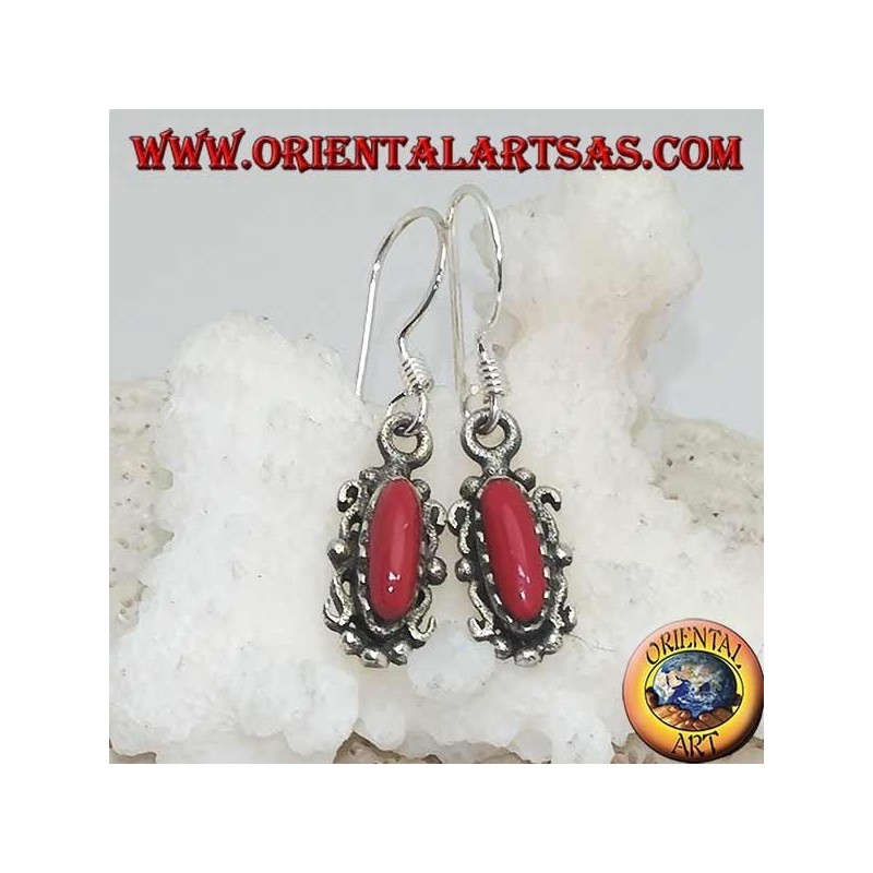 Boucles d'oreilles pendantes en argent avec pâte de corail navette dans un élégant cadre en argent