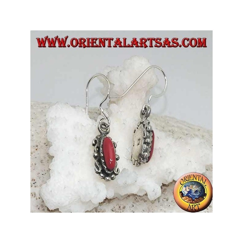 Boucles d'oreilles pendantes en argent avec pâte de corail navette dans un élégant cadre en argent