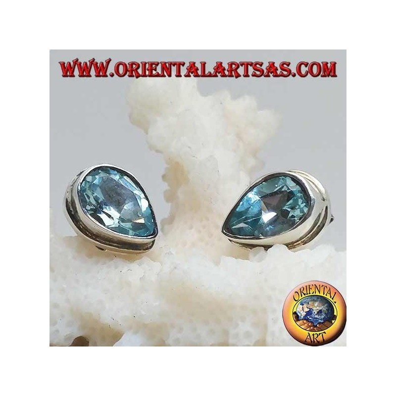 Boucles d'oreilles lobe en argent avec topaze goutte bleue sur un sertissage simple en argent