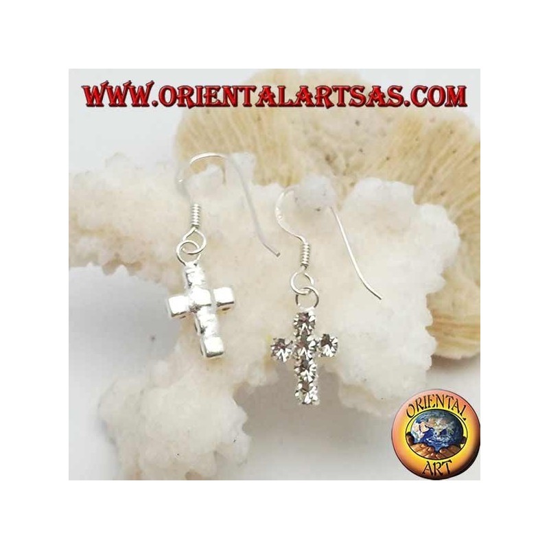 Boucles d'oreilles en argent avec pendentif croix de zircons blancs