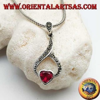 Colgante de plata corazón granate en hilo de marcasita