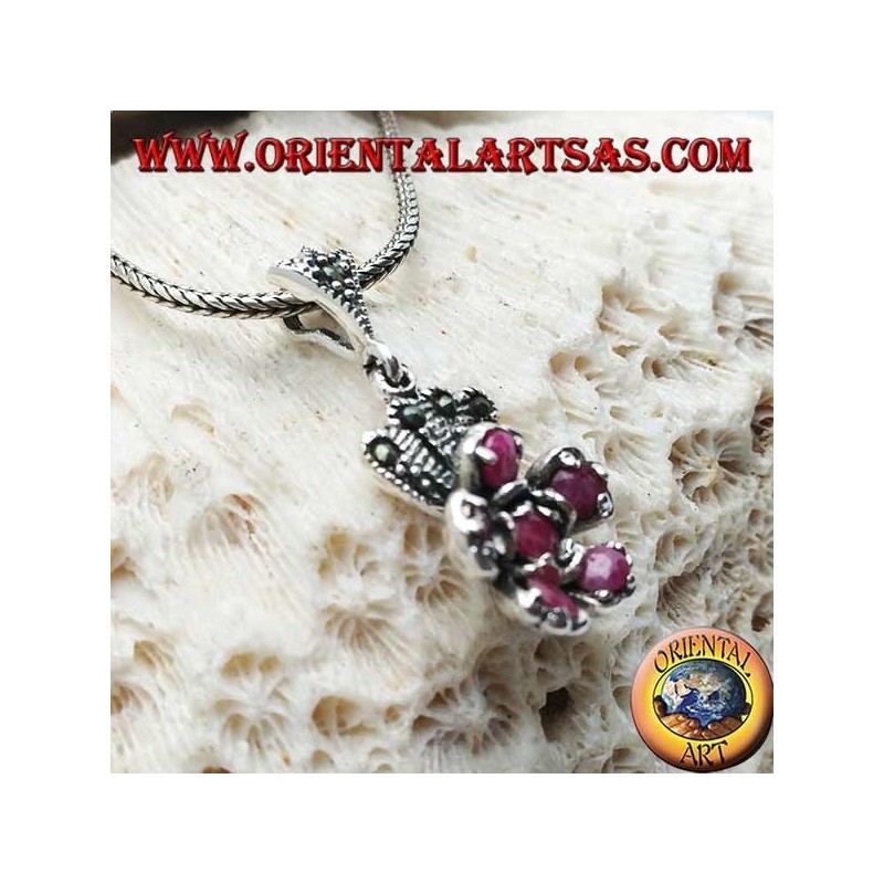Pendentif fleur en argent de rubis naturels serti d'une couronne en marcassite