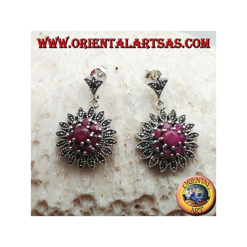 Orecchini in argento a forma di fiore Dalia con rubini tondi incastonati e marcassiti