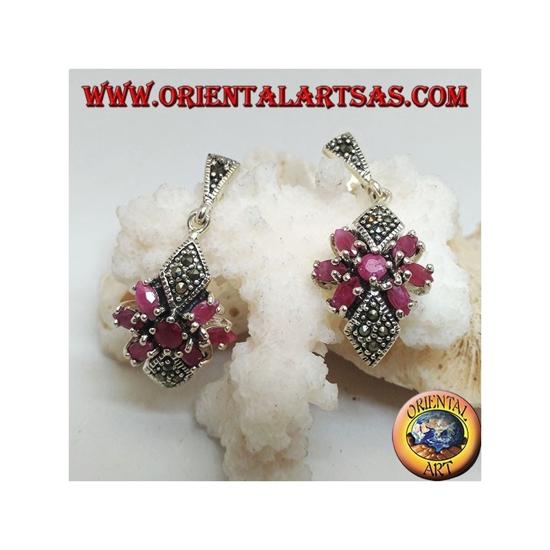 Boucles d'oreilles en argent avec un rubis rond dans une étoile de rubis ovales naturels et deux losanges de marcassite