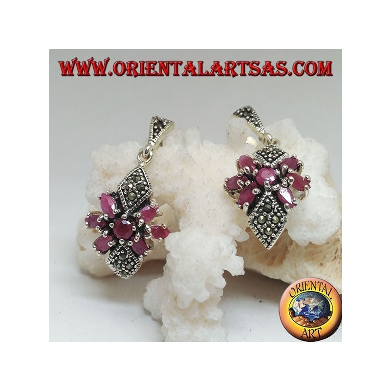 Boucles d'oreilles en argent avec un rubis rond dans une étoile de rubis ovales naturels et deux losanges de marcassite