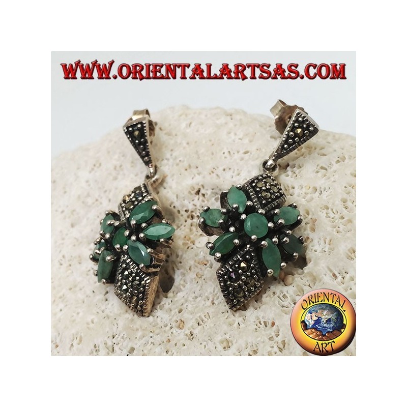 Orecchini in argento con smeraldo tondo in una stella di smeraldi  ovali naturali e due rombi di marcassite