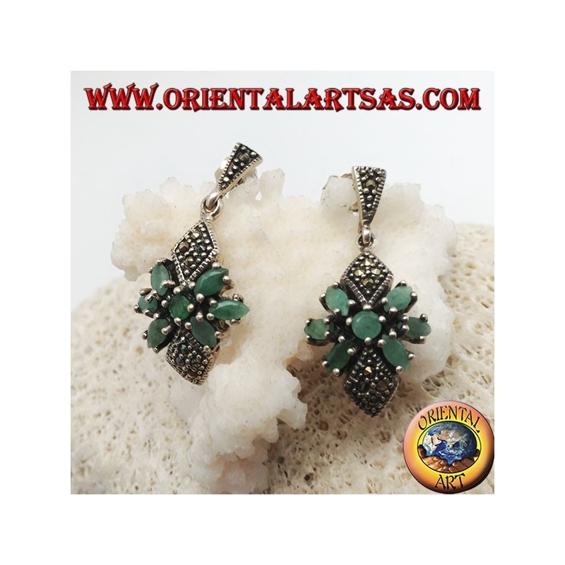 Orecchini in argento con smeraldo tondo in una stella di smeraldi  ovali naturali e due rombi di marcassite