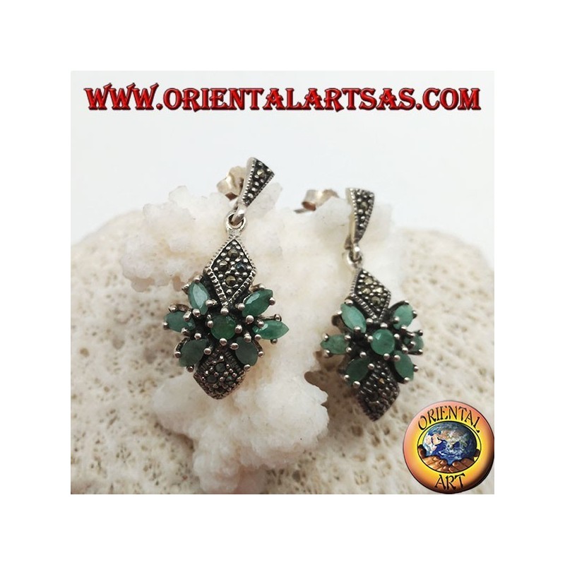 Boucles d'oreilles en argent avec émeraude ronde dans une étoile d'émeraudes ovales naturelles et deux losanges de marcassite