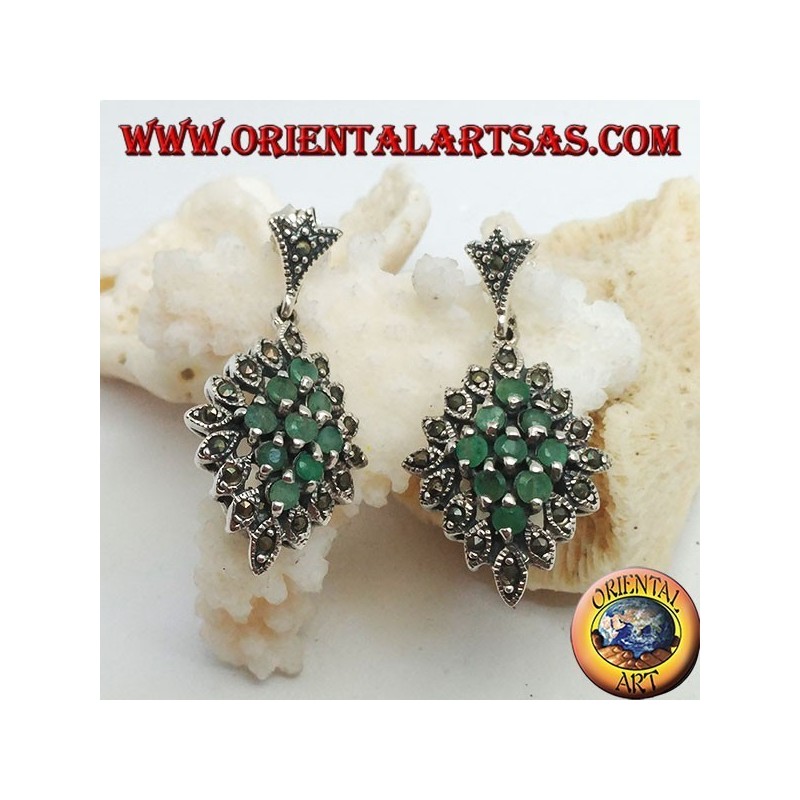 Pendientes de rombos de plata de 9 esmeraldas redondas naturales engastadas rodeadas de marcasita