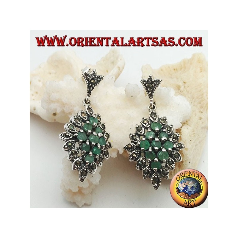 Boucles d'oreilles losanges en argent de 9 émeraudes rondes naturelles serties de marcassite