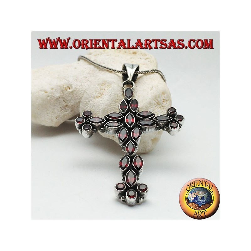Grand pendentif croix chrétienne en argent en navette naturelle et grenats ronds