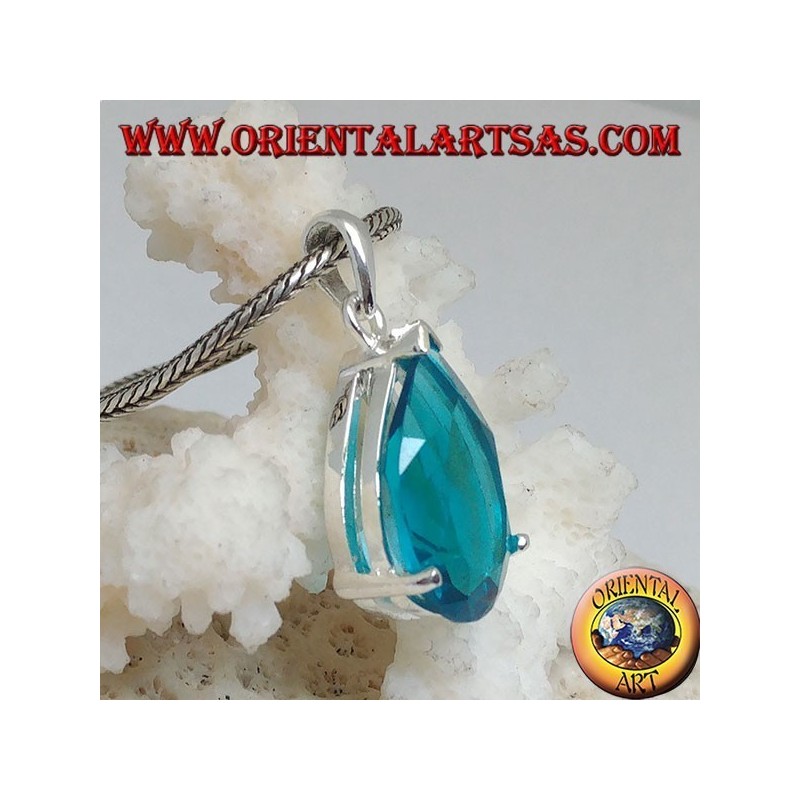 Pendentif en argent avec un ensemble de topazes bleues à facettes