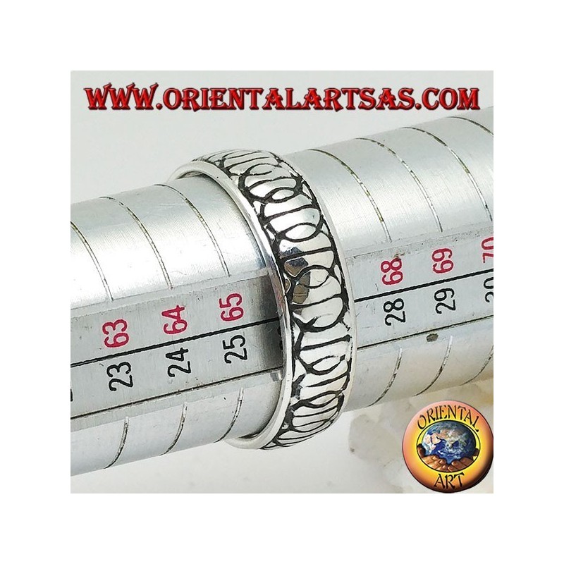 Ring in silver with "D" symbols of nuclear disarmament (symbol of peace) chained engraved