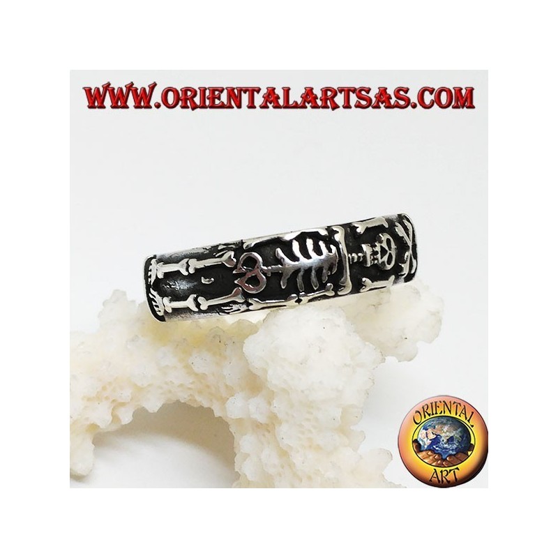 Anillo de plata con esqueleto integral de alto relieve