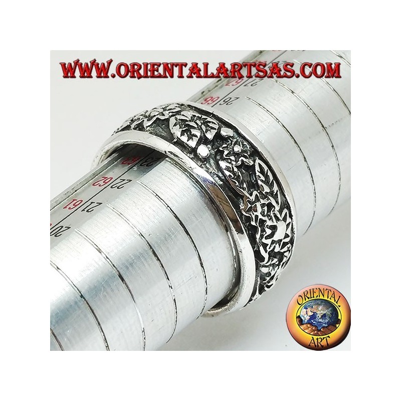Ring in silver with continuous floral decoration in high relief
