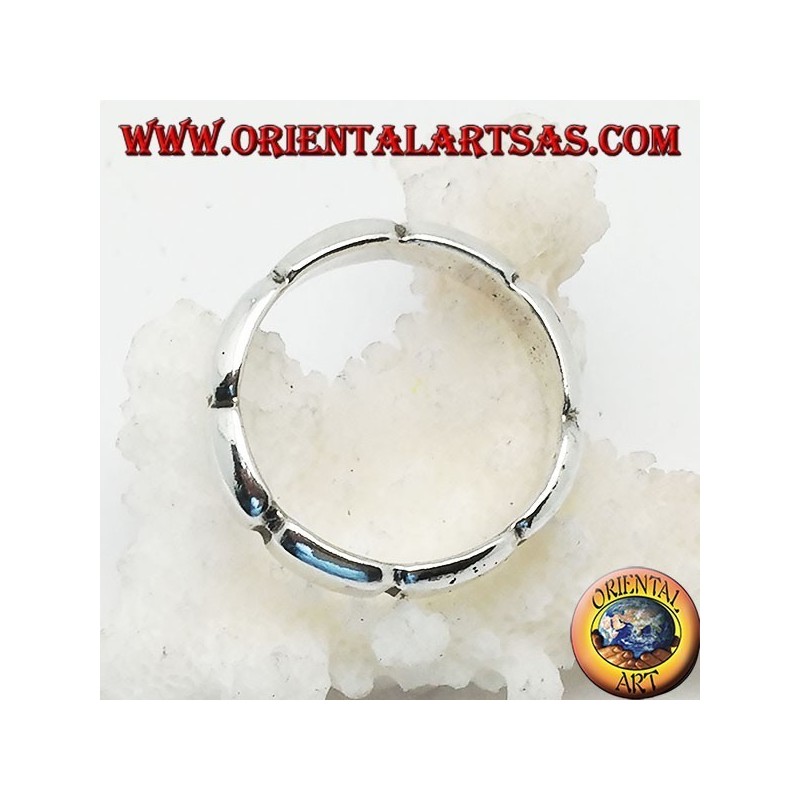 Smooth silver ring with knitted parallelepipeds