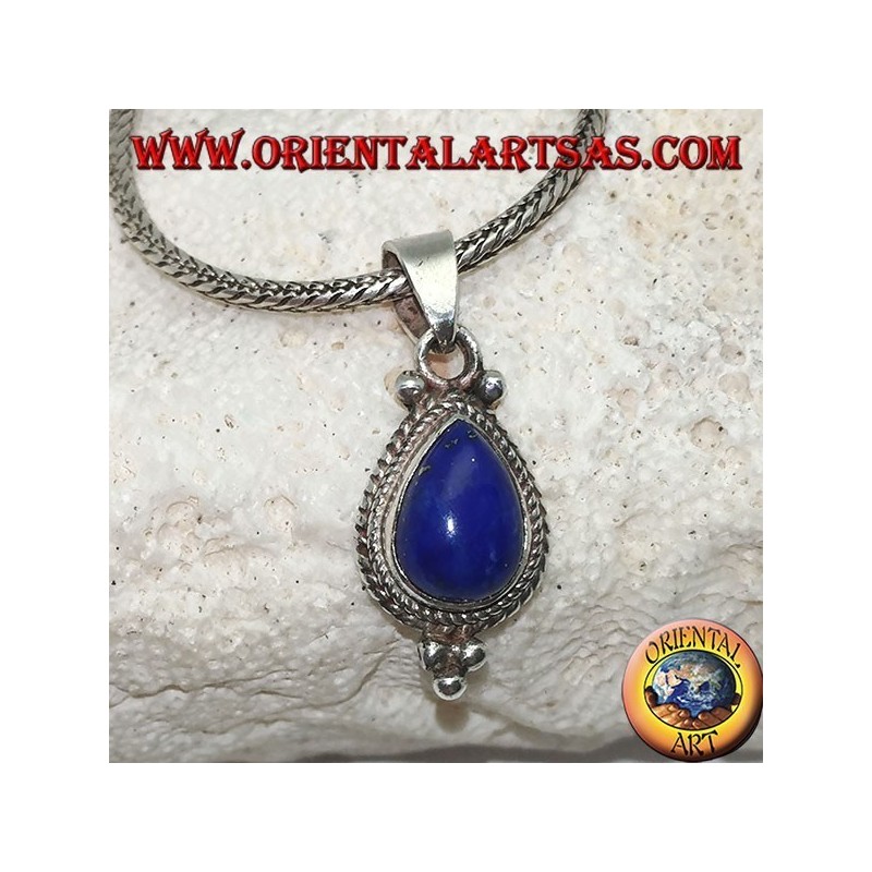 Silberanhänger mit einem Lapislazuli-Drop-Cabochon, umgeben von Verflechtungen und drei Kugeln darunter
