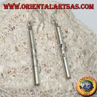 Boucles d'oreilles pendantes en argent avec tonneaux en bambou gravés