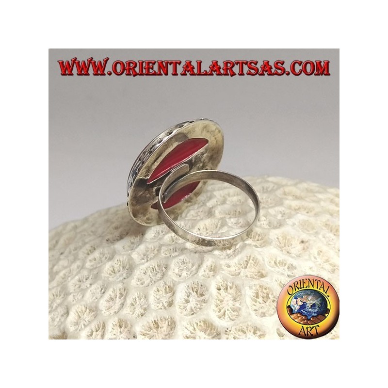 Bague en argent avec rond rouge madrepora (corail) entouré de disques réglables (taille libre)