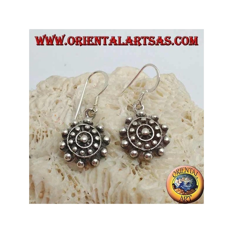 Boucles d'oreilles en argent avec boules et lignes concentriques