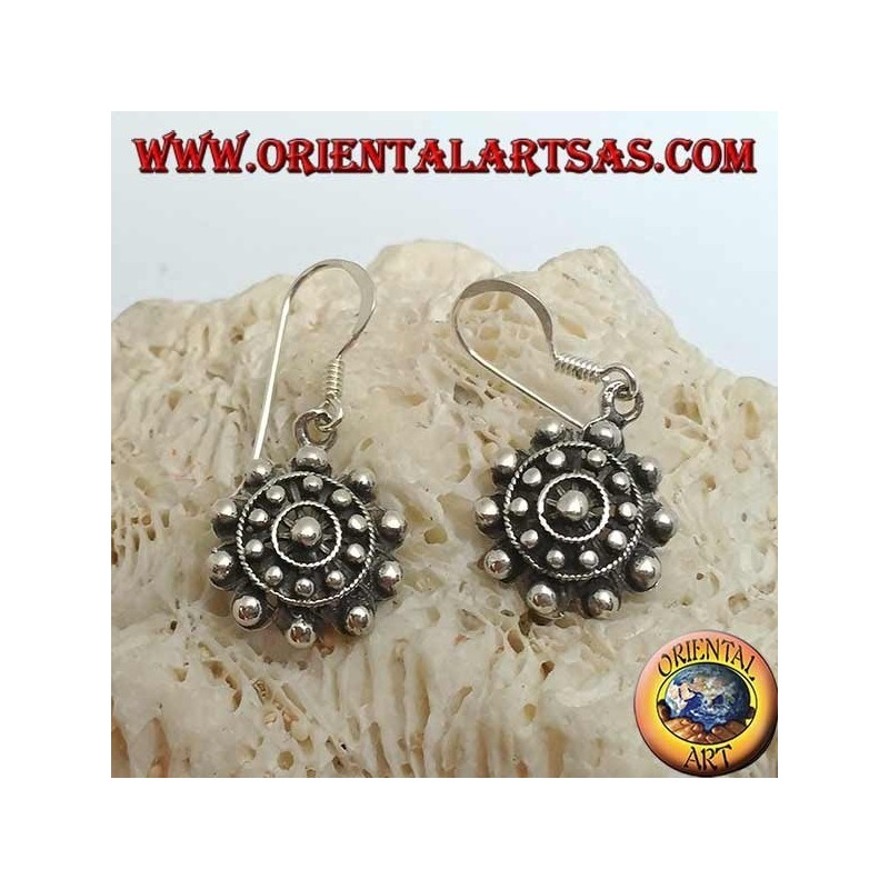 Boucles d'oreilles en argent avec boules et lignes concentriques