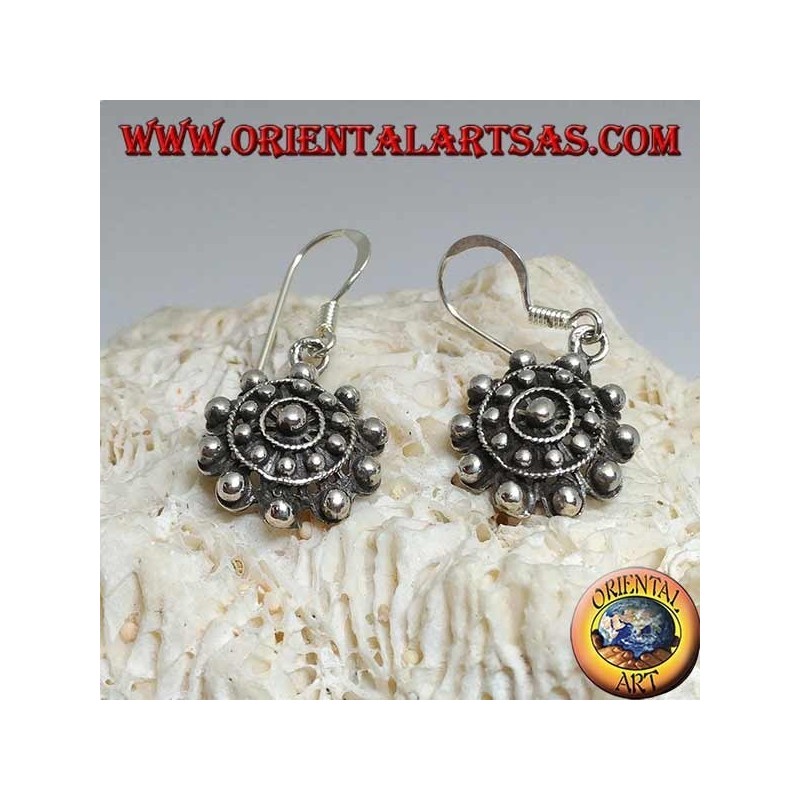 Boucles d'oreilles en argent avec boules et lignes concentriques