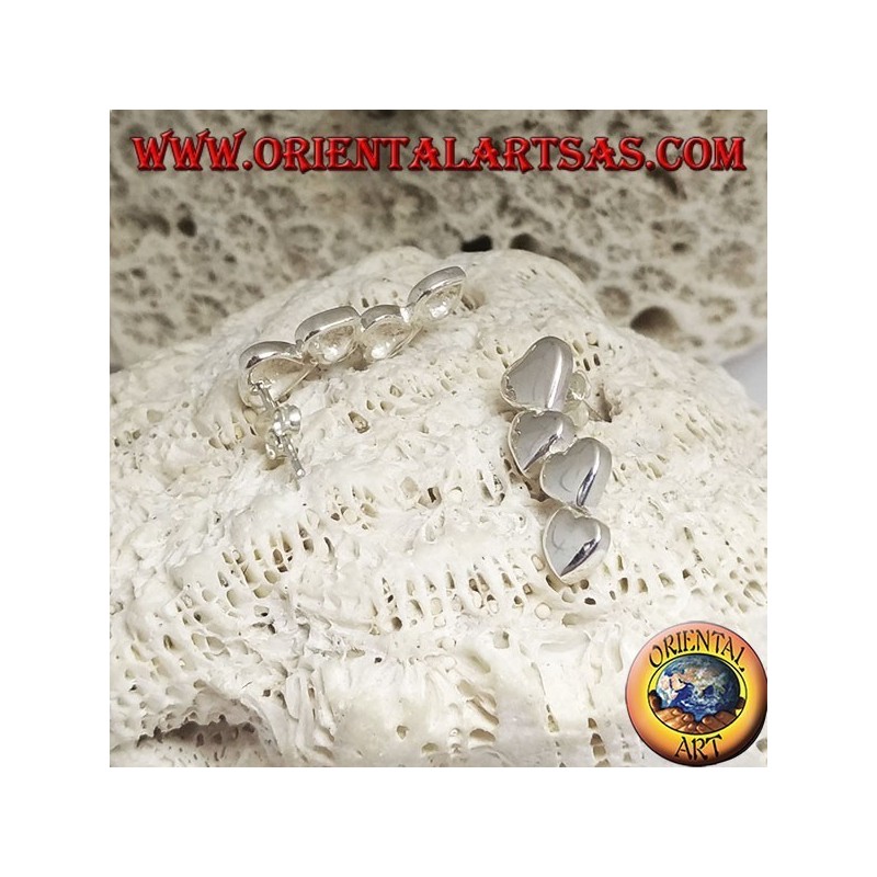 Silver earrings with a row of 4 smooth lobe hearts