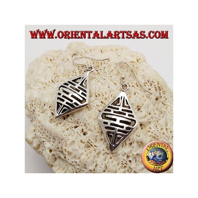 Pendientes de plata con diseño calado con líneas horizontales de doble cara.