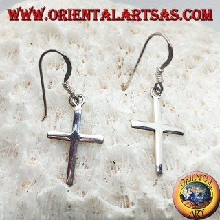 Pendientes de plata con simple colgante de cruz cristiana lisa
