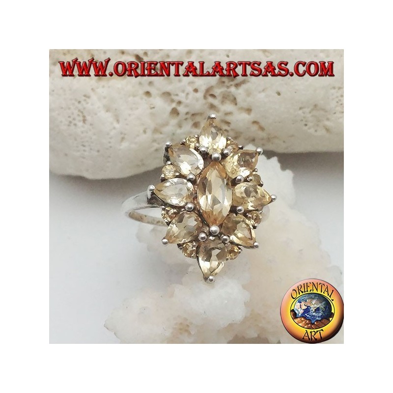 Bague fleur ovale en argent formée par des topazes de citrine navette intégrées
