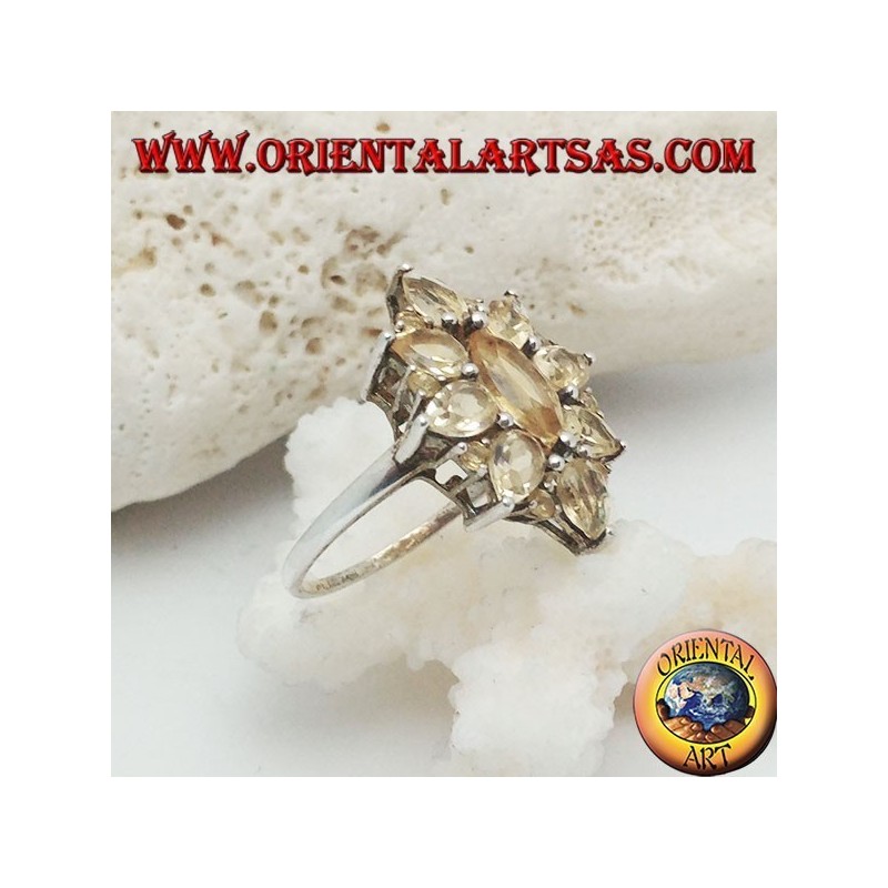 Anello in argento a fiore ovale formato da topazi citrini a navetta incastonati