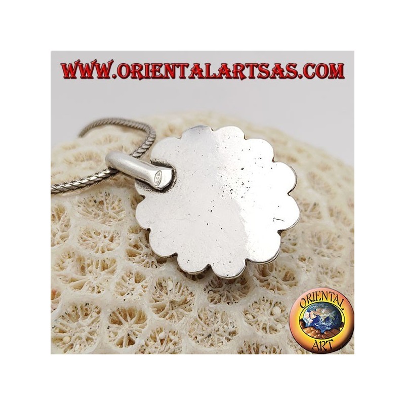 Pendentif en argent avec labradorite fluorescente ovale entourée de disques perforés