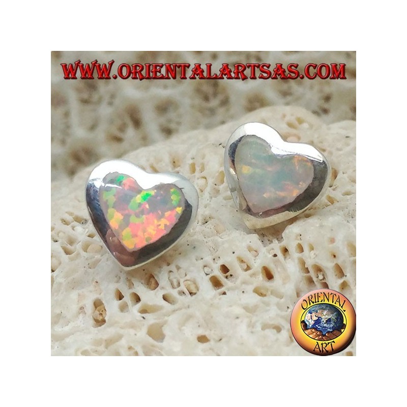 Boucles d'oreilles lobe en argent avec opale blanche en forme de coeur et monture lisse